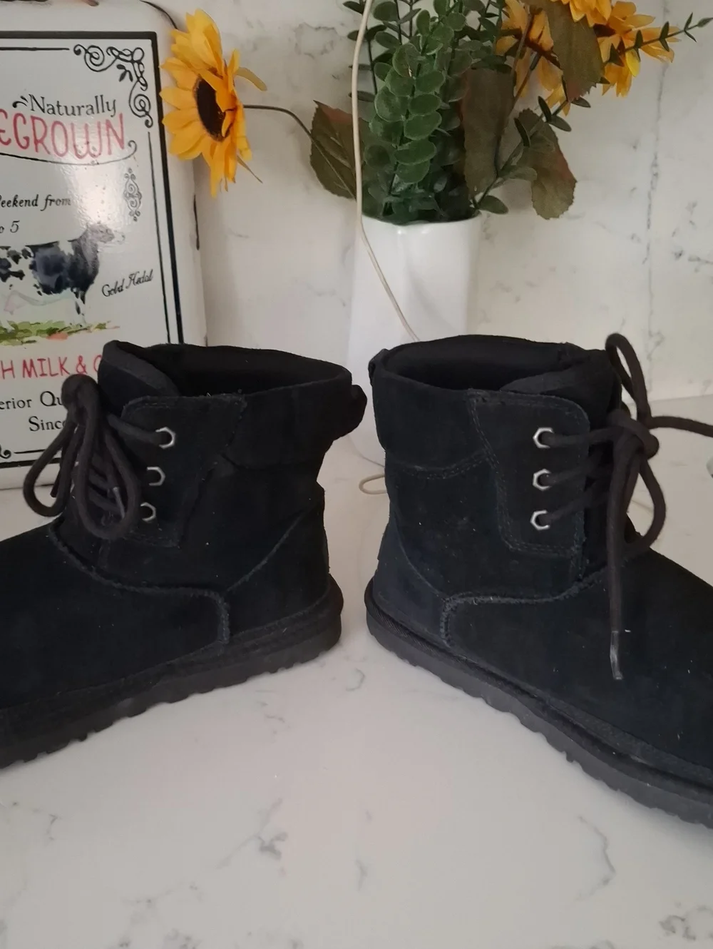UGG Women Black Suede Lace Boots